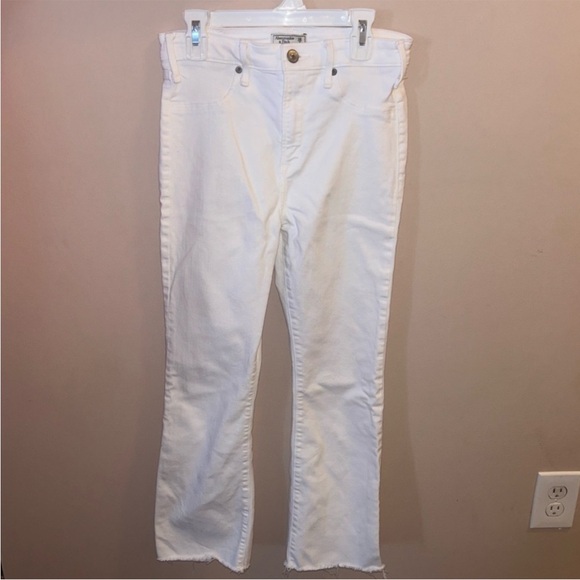 Abercrombie and Fitch Women's White Jeans - Picture 2 of 4